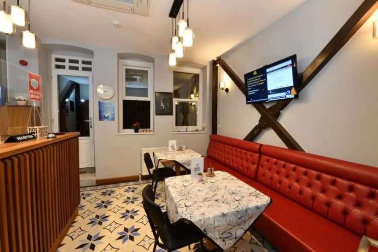 Andi Hotel 5