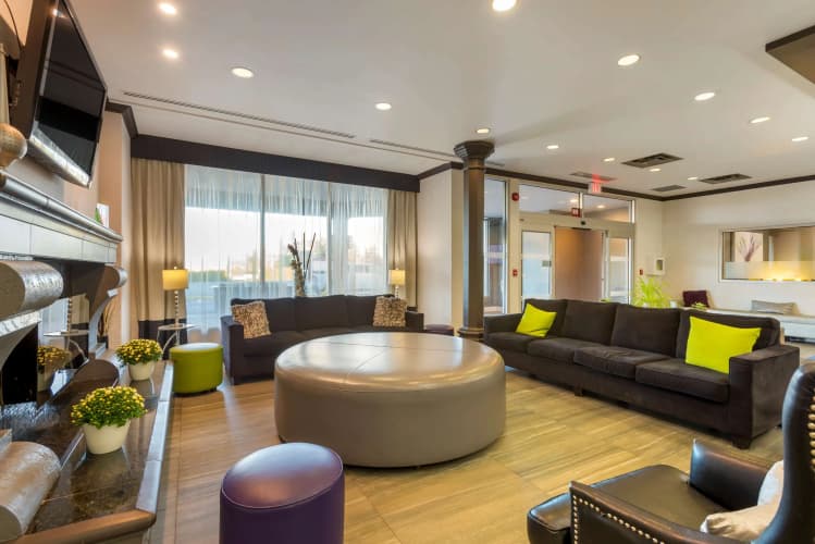 Best Western Plus Village Park Inn 3