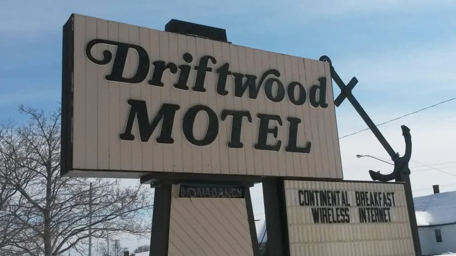Driftwood Motel main