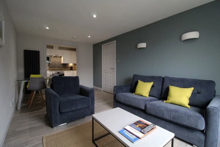 Fountain Court Apartments - Grove Executive 4