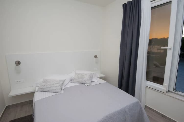 Seaside Luxury Suites main