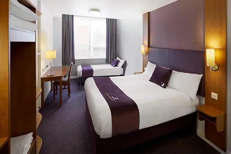 Premier inn Swansea Waterfront 4