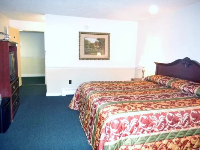 Yankee Clipper Motor Inn 2