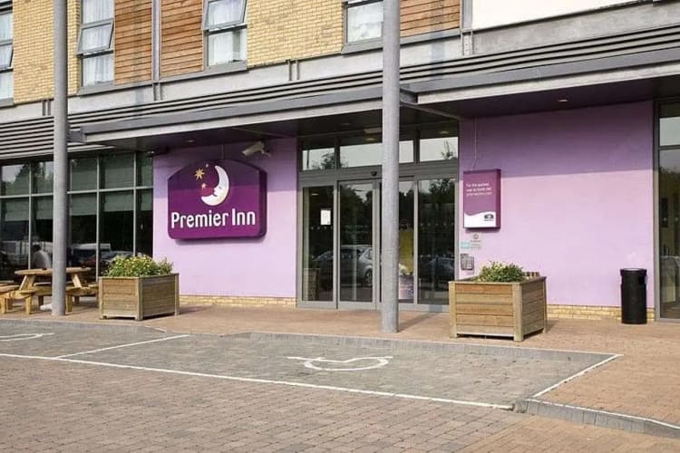 Premier Inn Watford (Croxley Green) 3