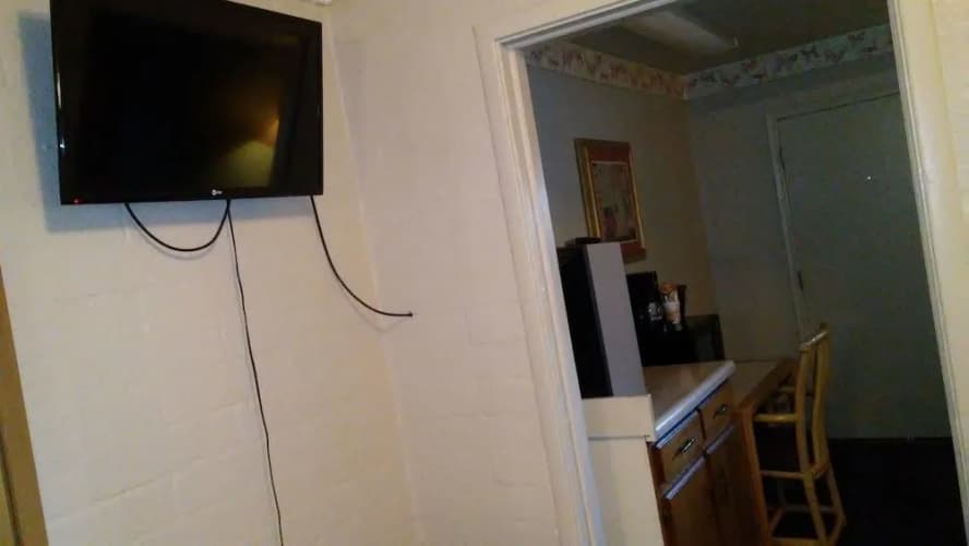 Rode Inn Motel 5