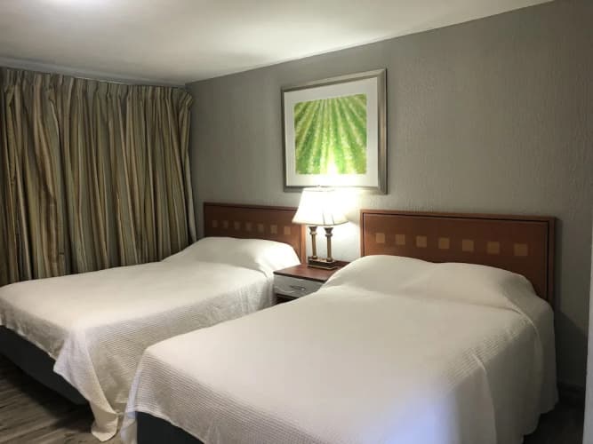 Bay Breeze Inn 3