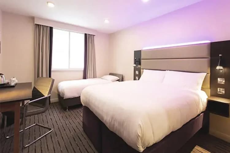 Premier Inn  Reading Central 4