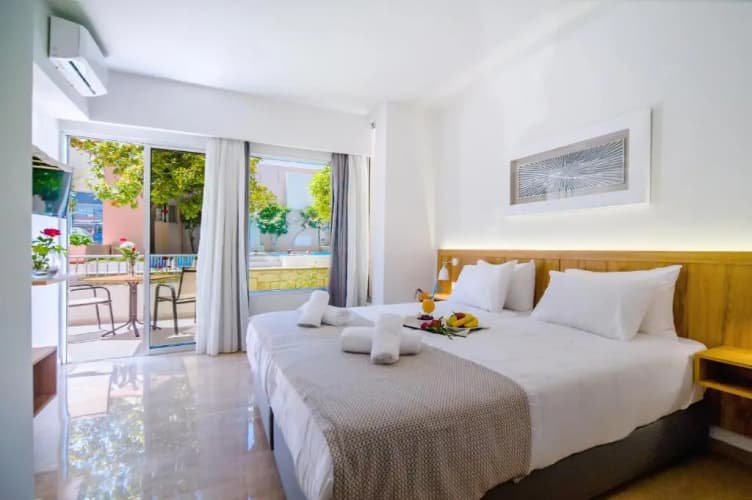 Lotus Hotel Apartments 4