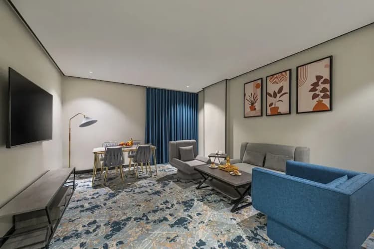 Ross Hotel 5