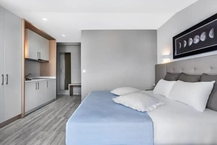 Nymphes Deluxe Accommodation 3