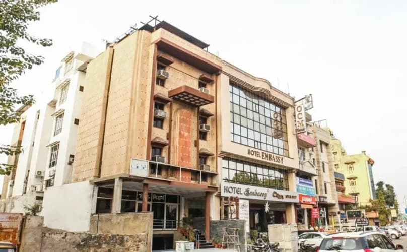 Oyo 28766 Hotel Siddharth main