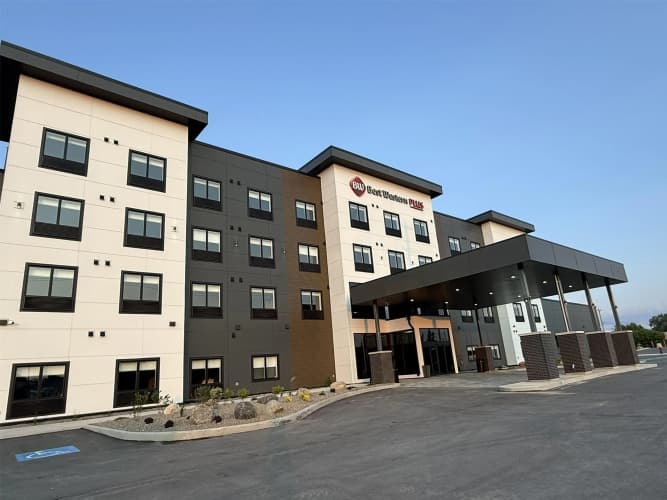 Best Western Plus Neepawa Hotel 2