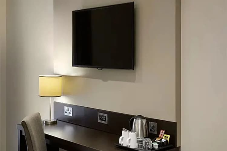 Premier Inn Colchester Town Centre 2