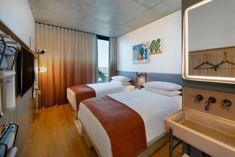 Moxy Sydney Airport 5