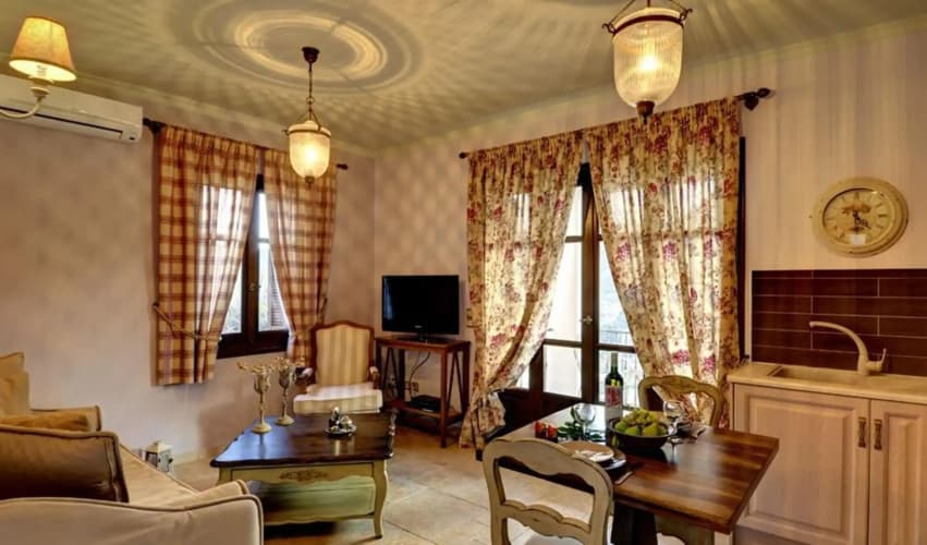 Adastra Ithaca Luxury Suites 5
