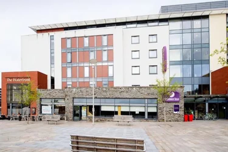 Premier inn Swansea Waterfront 2