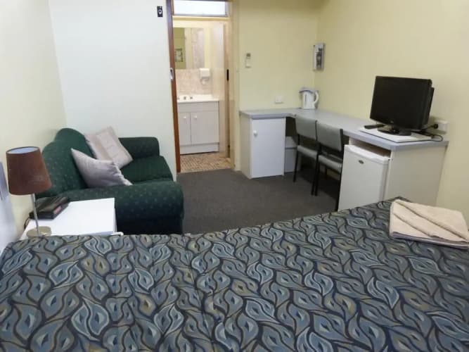 Grand Central Motel 5