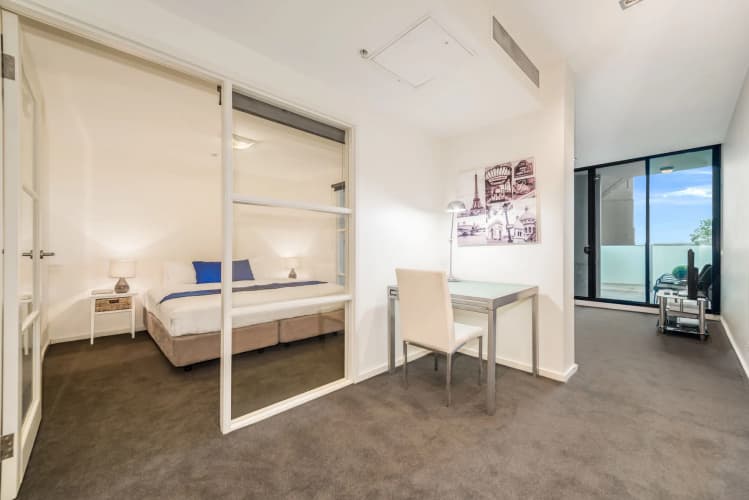 Waterfront Apartments Melbourne 5
