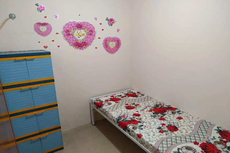 Eiffel Residence Cideng 5