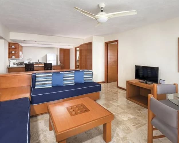 Plaza Pelicanos Club Beach Resort 5