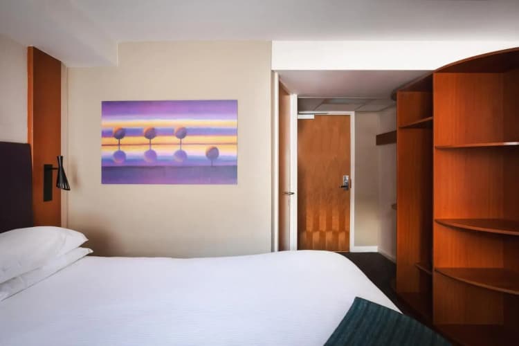 Premier Inn Chesterfield West 4