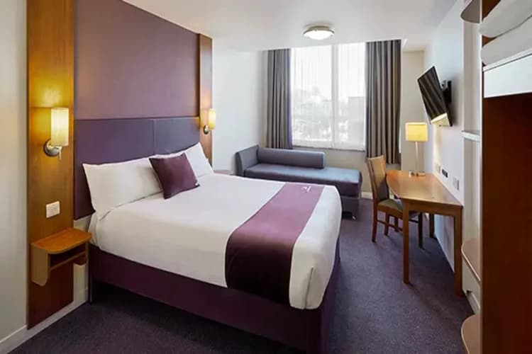 Premier Inn Hayle 4