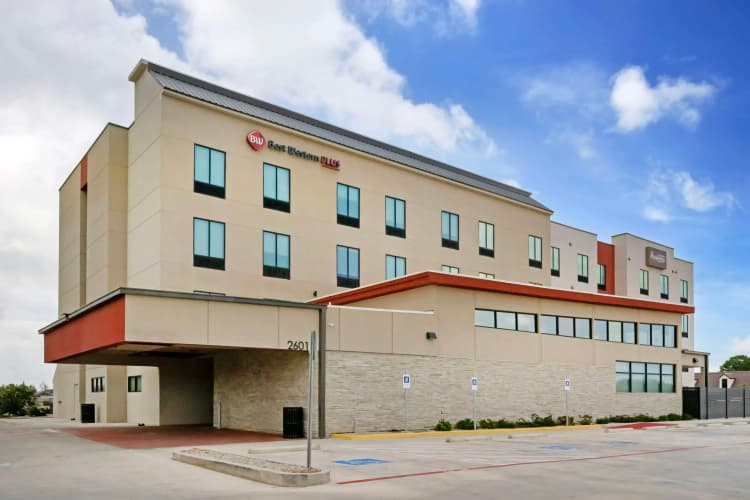 Best Western Plus Executive Residency Carlsbad Hot 2