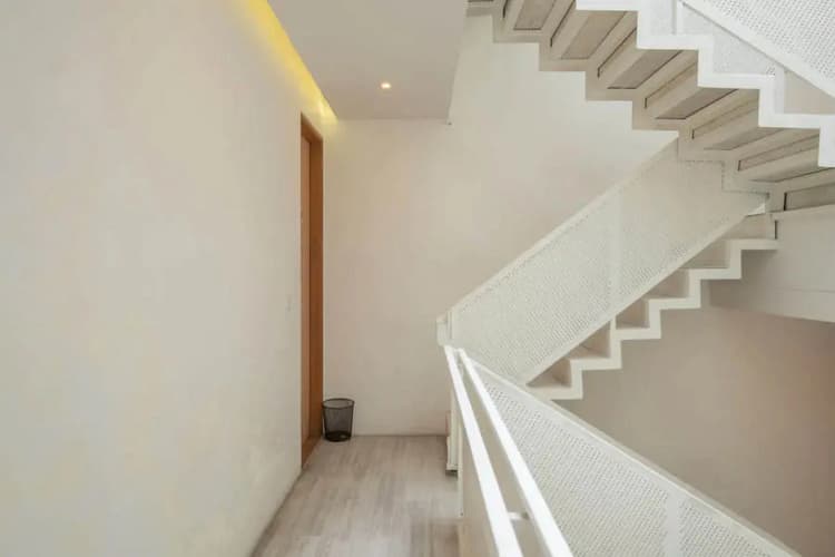 Urbanview Hotel Odori Pondok Indah 4