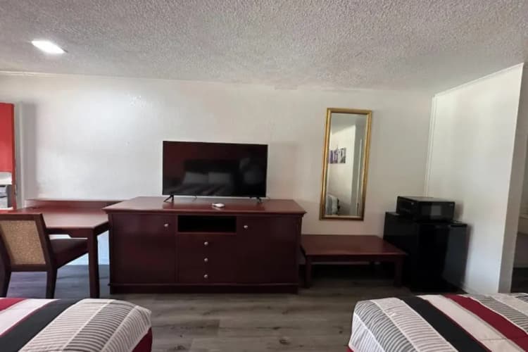 American Inn 4