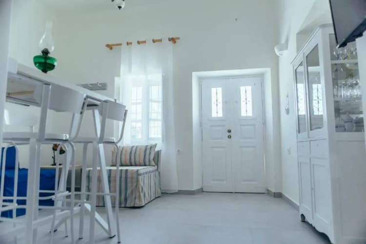 Day One Fira Mansion 2