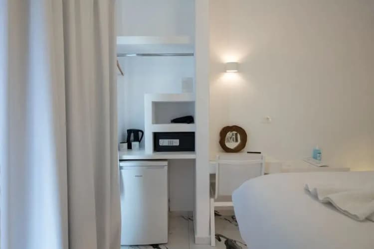 Bianco A Nero Mykonos main