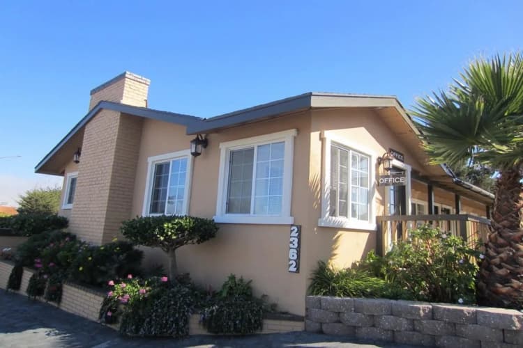 Monterey Fireplace Inn main