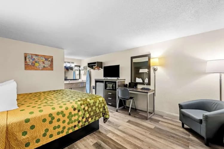 Americas Best Value Inn 3