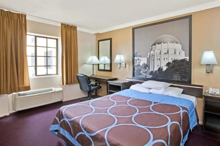 Super 8 by Wyndham Hollywood/LA Area 5