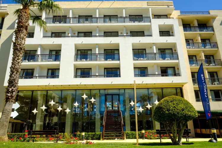 Estival Islantilla main