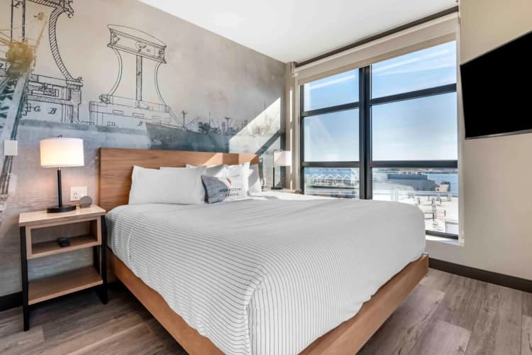 Cambria Hotel Portland Downtown Old Port 4