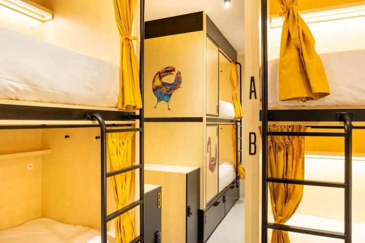 Petit Hostel Palacio Real 5