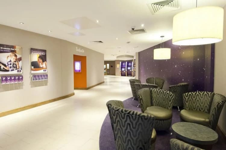 Premier Inn Halifax Town Centre 3