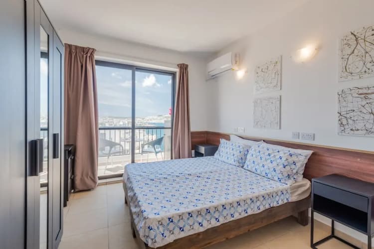 Seashells Sea View Penthouse with private Hot Tub & large sunny terrace with stunning views - by Getwaysmalta 2