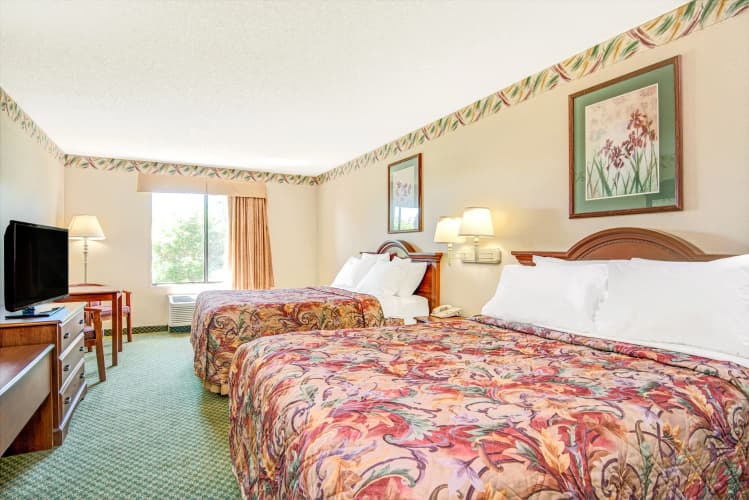 Super 8 by Wyndham Strongsville/Cleveland 4