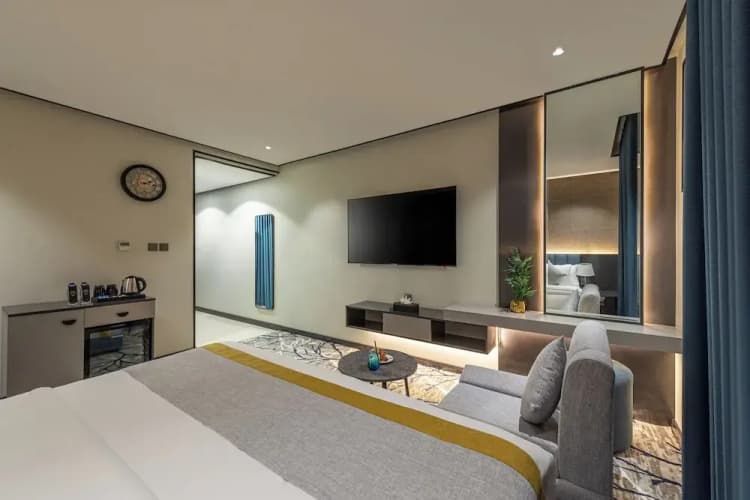 Ross Hotel 4