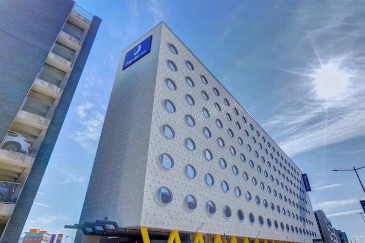 Premier Inn Cardiff Bay 2