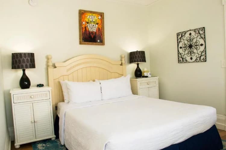 Duval House Bed And Breakfast 4