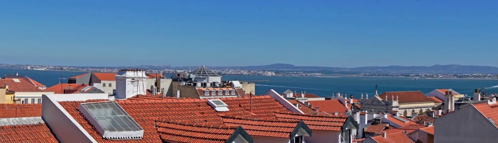 Lisbon Colours Bairro Alto Apartments 2