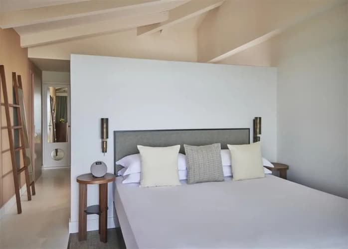 Baia di Chia Resort Sardinia, Curio Collection by Hilton 5