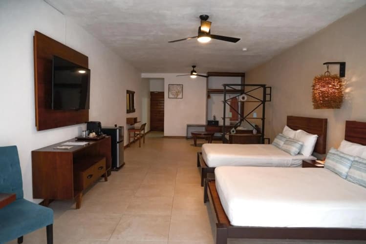Ocean Drive Hotel & Studios 5