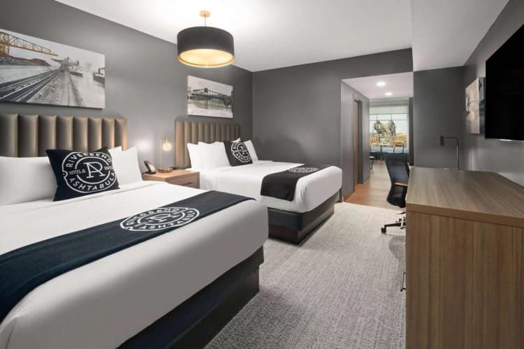 Riverbend Hotel and Suites, Trademark Collection by Wyndham 3