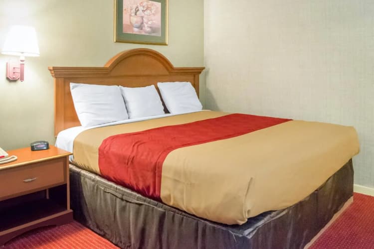 Falls Inn Newton Falls 4