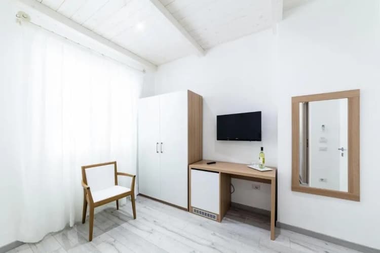 La Promenade Rooms & Suites 3