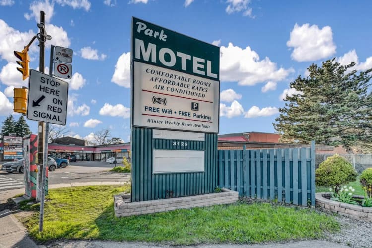 Park Motel main